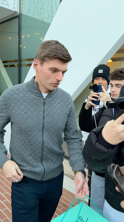 Download lagu Max Verstappen with Fans in Monaco #monaco #maxverstappen