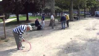 Paris, Eiffel Tower Garden, Playing "Pétanque" jeu de boules screenshot 1