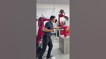 Non-programming spray painting robot.#industrial #robot #welding #spraying #machine #pallet