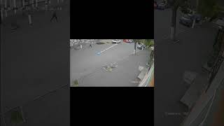 В Кременчуге ТЦК гнались за парнем и специально начали таранить припаркованные авто#srnews2050