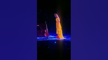 Taylor Swift missed her cue for the stage dive - 13th April 2023, Tampa, Florida