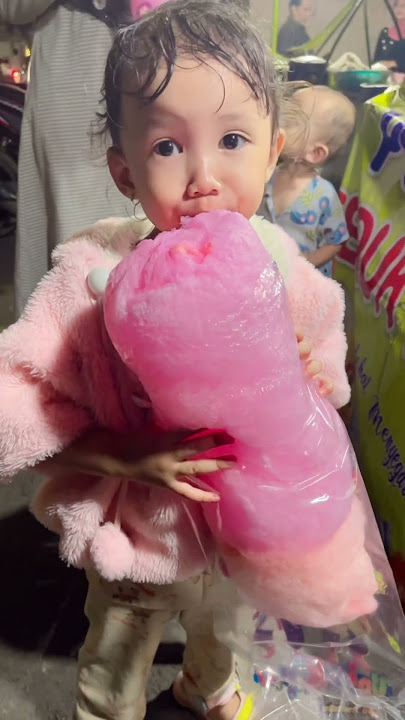 Elsha Makan Arum Manis #arummanis #shorts #jajananviral #cottoncandy - Elsha Family