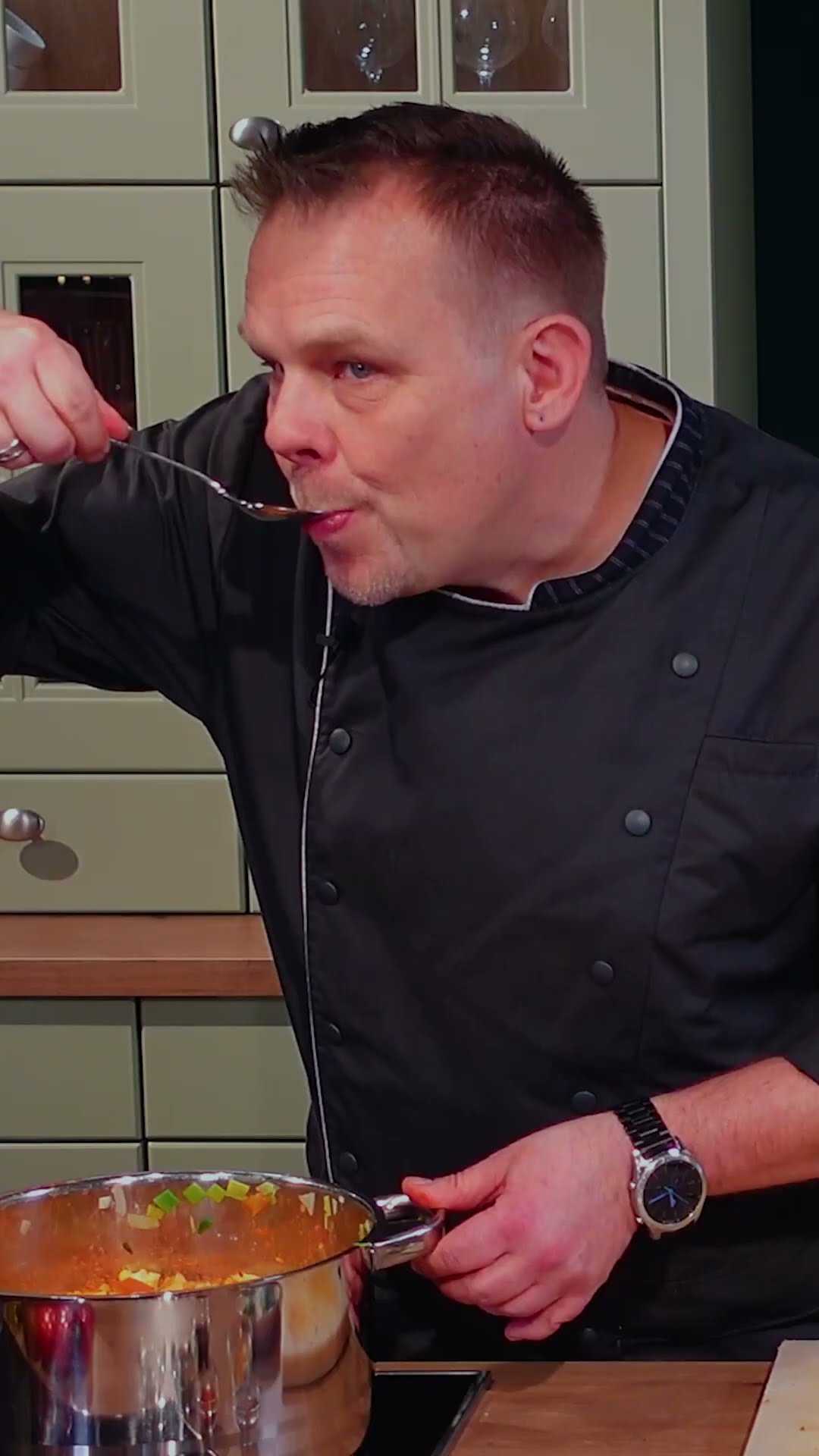 Die asiatische Kohlsuppe - Der magische Diät-Klassiker. - YouTube