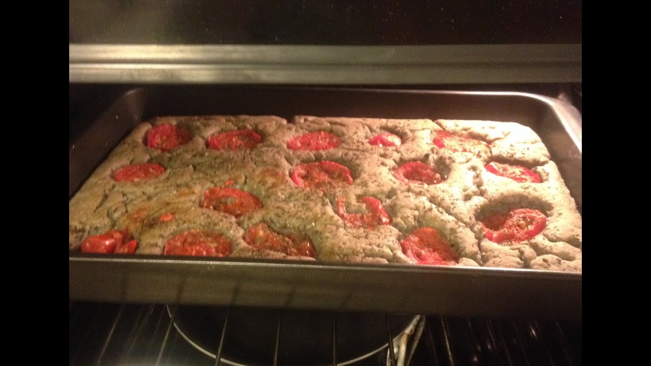 VIDEO RICETTA FOCACCIA BARESE DI GRANO BRUCIATO