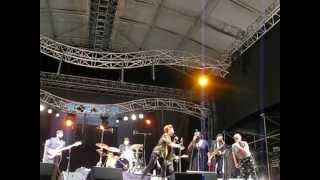 Robin McKelle @ La Defense Jazz Festival 2012 - Walk on by (with Alice Russell as guest) part2