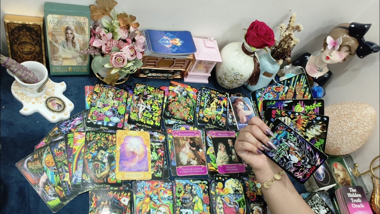 عاجل🚨اخيرا حسم قرار الرجوع👏🏻انتبه لمشاعره🌹تحذير من نواياه♟️يراقبك بصمت🌚صدمة ومفاجأة فى خطواته✨بحرفه