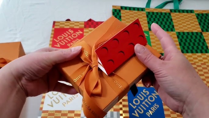 Louis Vuitton Christmas packaging in collaboration with Lego : r