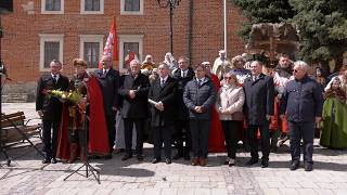Sandomierz zainaugurował sezon turystyczny. Efektowne widowisko lokacji miasta
