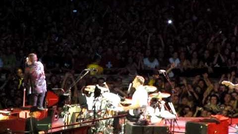 U2 - Where the Streets Have No Name live (6.08.09 Chorzow Poland) HQ