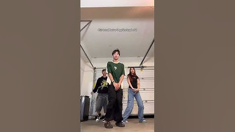 did we bring sexy back 😳 dc: ​⁠@Suburbaneli ​⁠@curlyhairniyah6557 #dance #dancechallenge