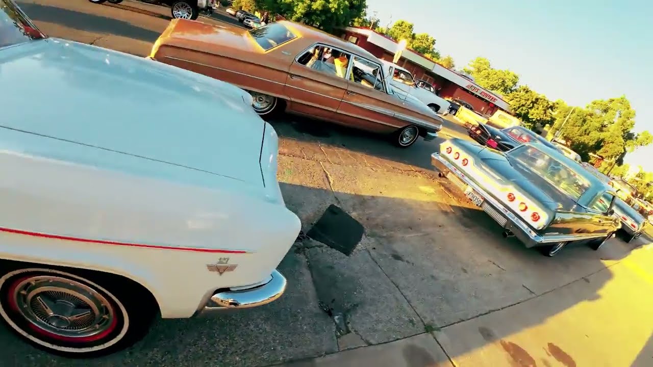 Sacramento Cruisin Night on Broadway 2023