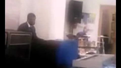Raymond McCoy playing the drums, ohhhhhh he's nice
