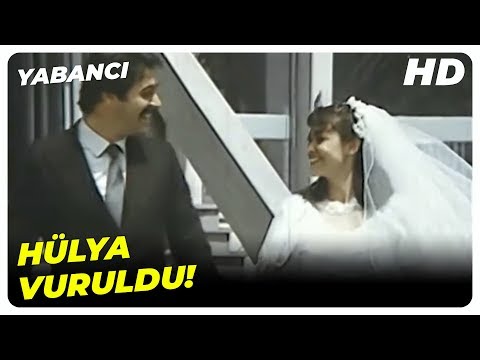 Yabancı - Cavit, Hülya'yı ve Kadir'in Kardeşini Vurdu! | Kadir İnanır Hülya Avşar  Eski Türk Filmi