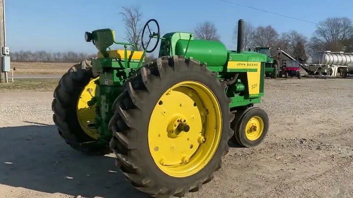JOHN DEERE 720 For Sale
