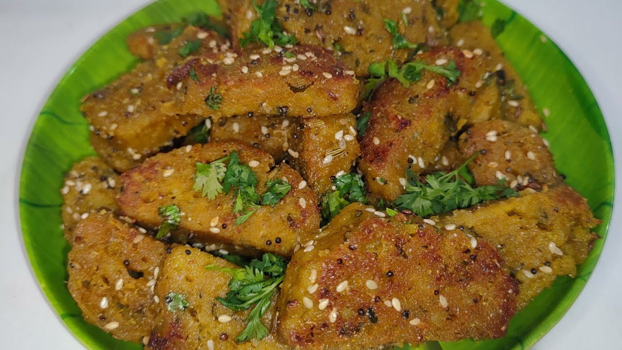 Gujarat Special Lauki Muthiya / Dhudhi Muthiya | लौकी मुठिया  | દૂધી ના મુઠીયા |Archies Veg Kitchen