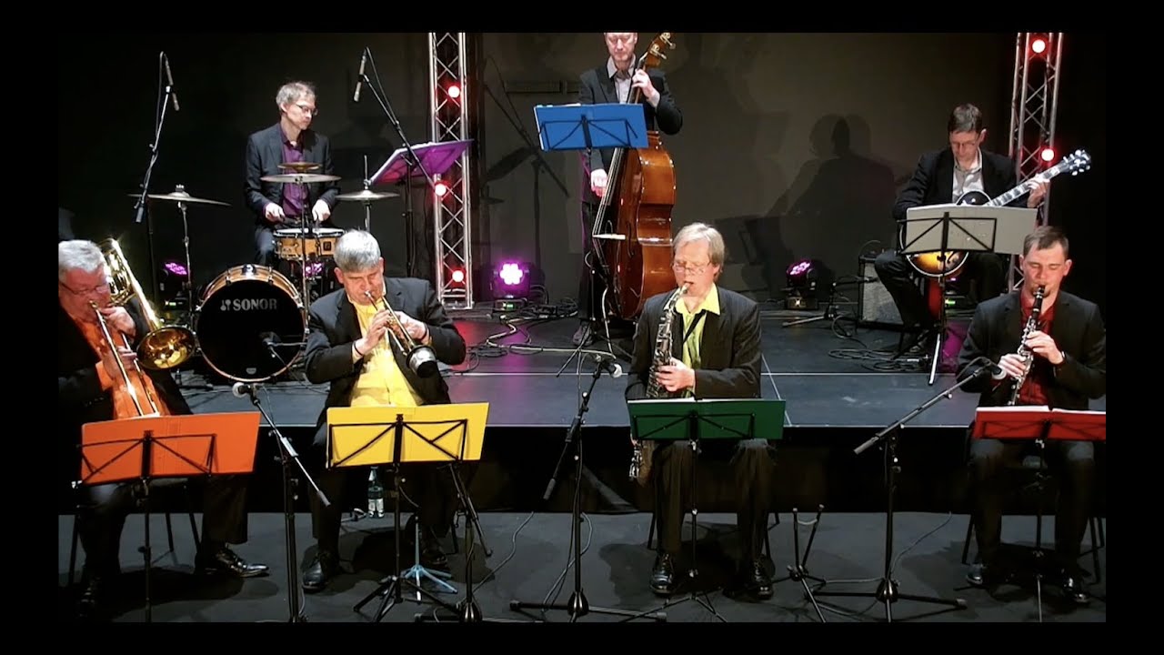 Swing 'n' Joy Orchestra  "Moonlight Serenade"