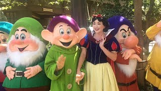 A MAGICAL visit by Snow White and the 7 Dwarfs! // Disneyland