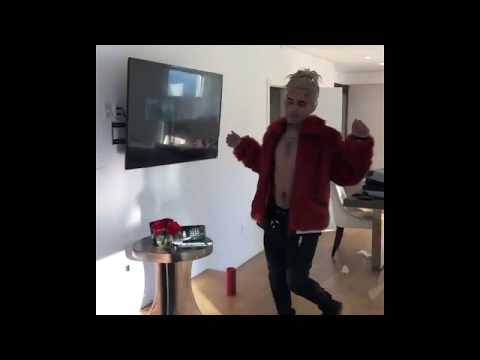 Lil Pump destroys monitor while dancing to his song