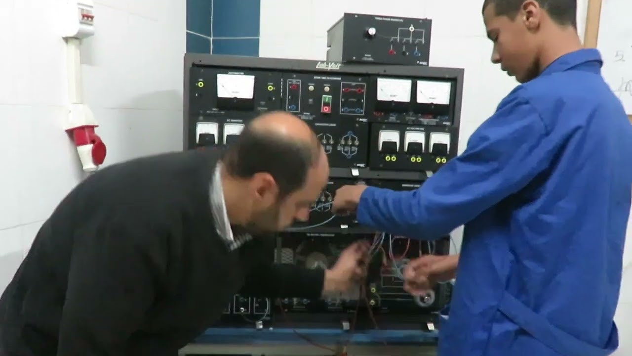 معمل كهرباء الصف الاول مهندس وليد
