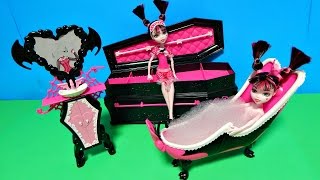 Monster High Draculaura Dead Tired Doll Powder Room & Coffin Bed