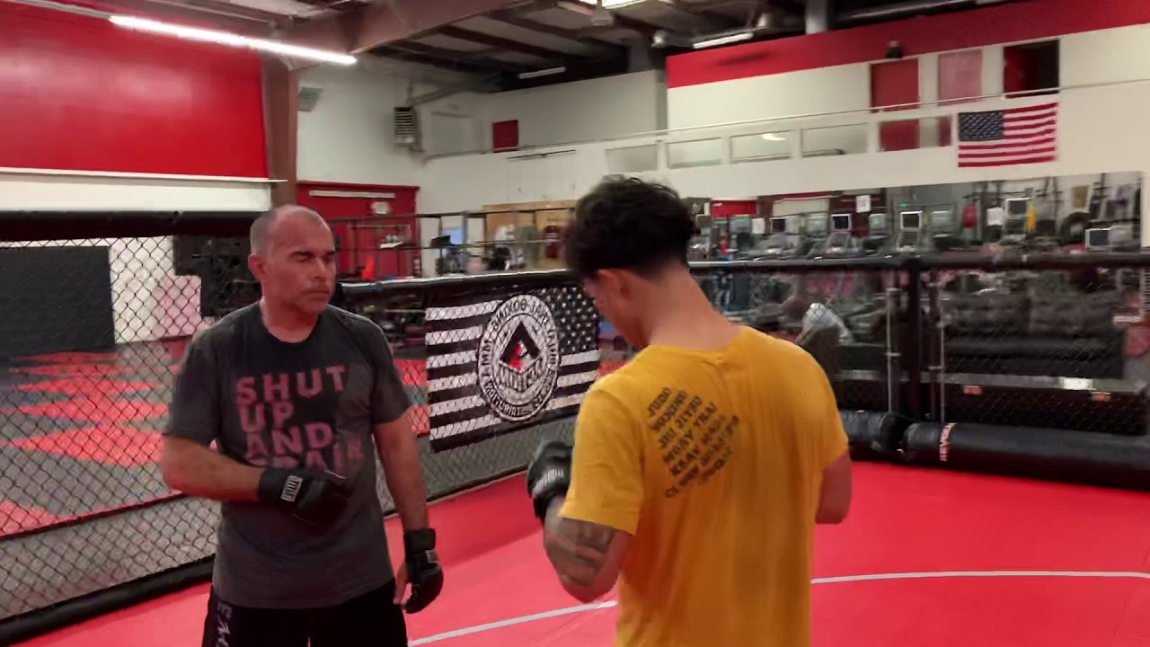 MMA weekly Sparring Combo at LVKM and Mixed Martial Arts Circles to the