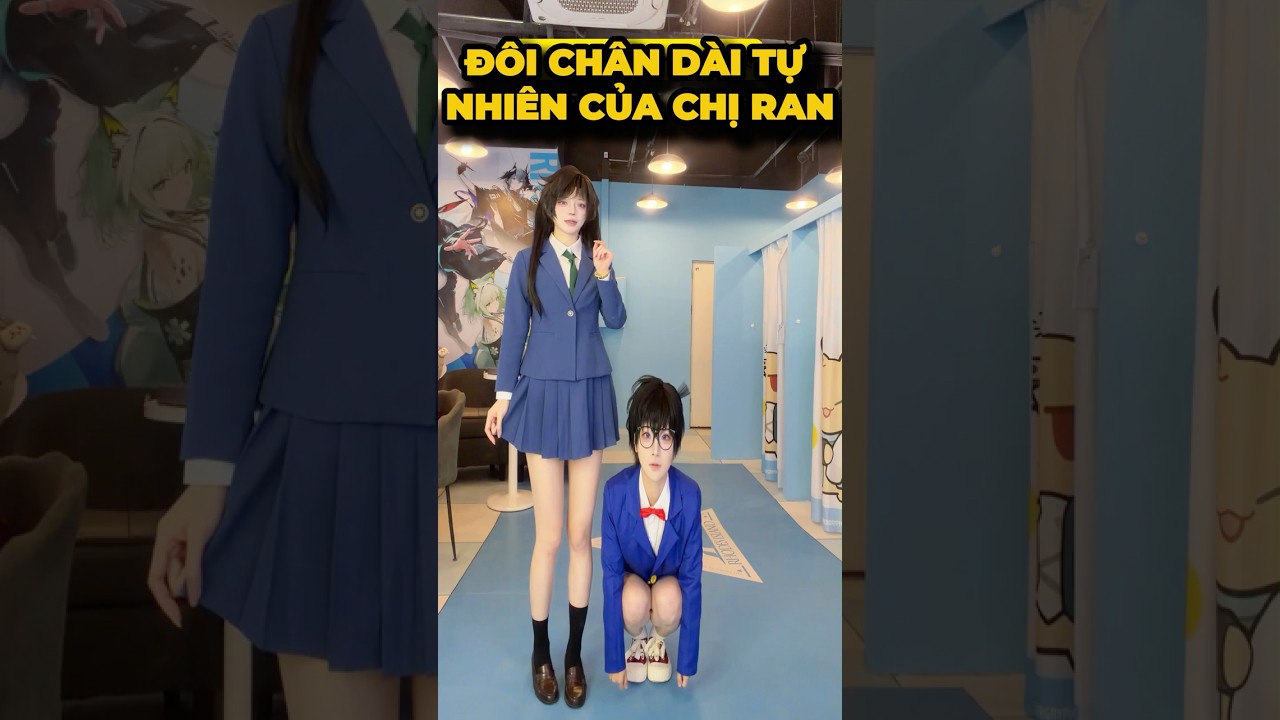 Đôi chân dài tự nhiên của chị🤔 #cosplay #shorts #minnacosplay
