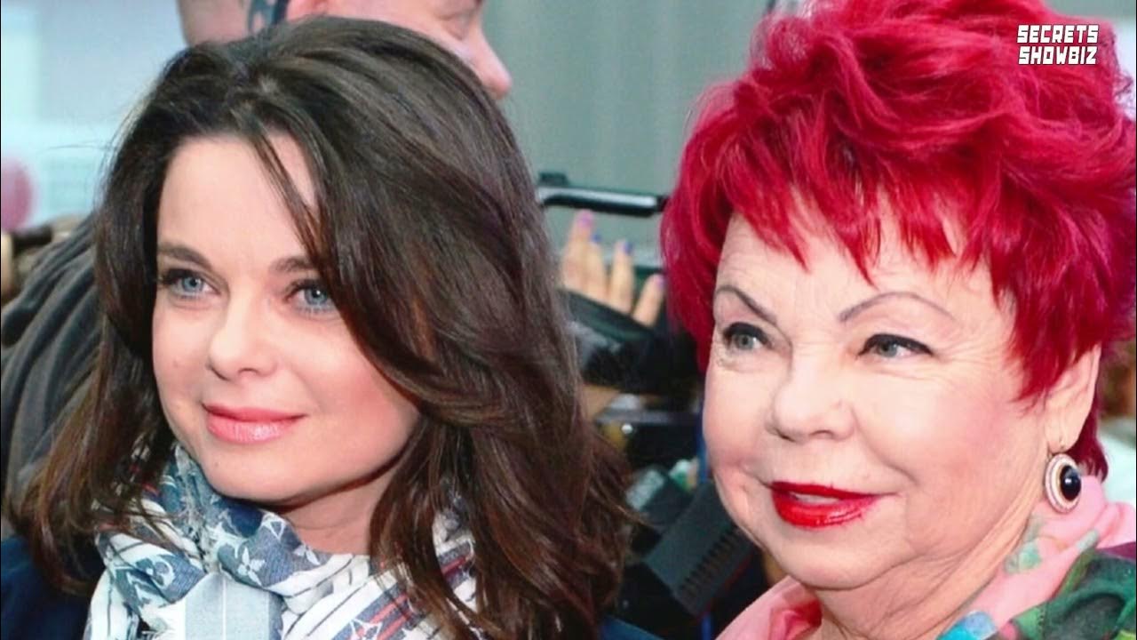 Королева и ее мама. Королева и ее мама. Королева и ее мама. Мама наташи королевой. Мама наташи королевой.