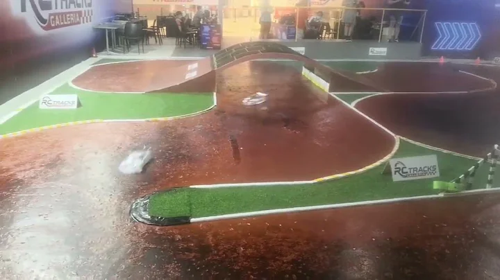 Tamiya TT01 vs Xray T4 - Brushless Modified Motors