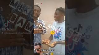 Mike Flash Bambi Invite Part Marcus Mannequin Il Lui Demande Suive