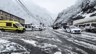 Военно-Грузинская дорога открылась для «легковушек» и автобусов после непогоды