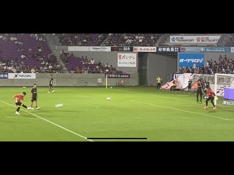 京都サンガF.C.の宮吉拓実選手の試合前のシュート練習とゴール裏サポーターへ挨拶される様子です！