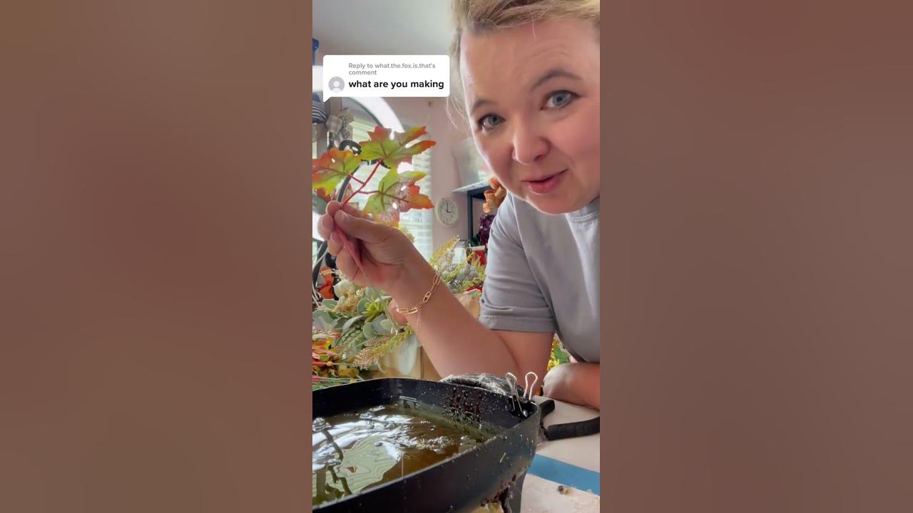 How to use a hot glue skillet skillet to make wreaths 🌿 YouTube