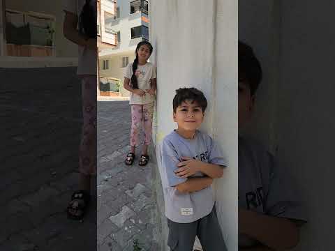 عم يستنو مين يترك بل أول ههههه