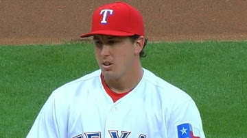 HOU@TEX: Holland fans five over five frames of work