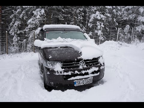 Video: Kar fırtınasında bir arabada nasıl hayatta kalırsınız?