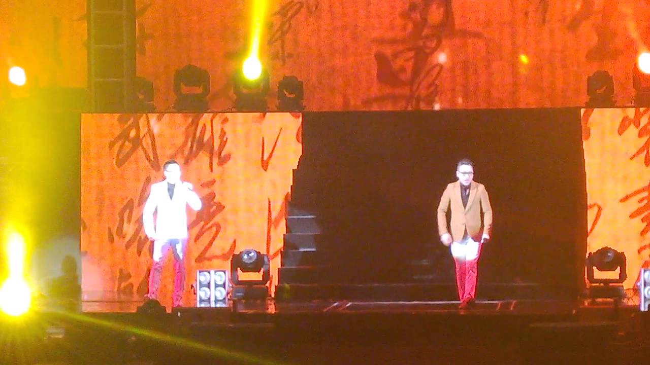 Watch 中國好聲音演唱會香港站 毅光年 真的漢子/男兒當自強 on YouTube