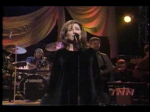 LEE ANN WOMACK - "The Man Who Made My Mama Cry" - ...