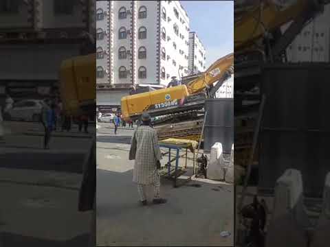 تنزيل البكلين للازالة حوش بكر المشهور بمكه