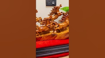 mã đáo thành công chất liệu gỗ cẩm Việt. kích thước 72_26_18.