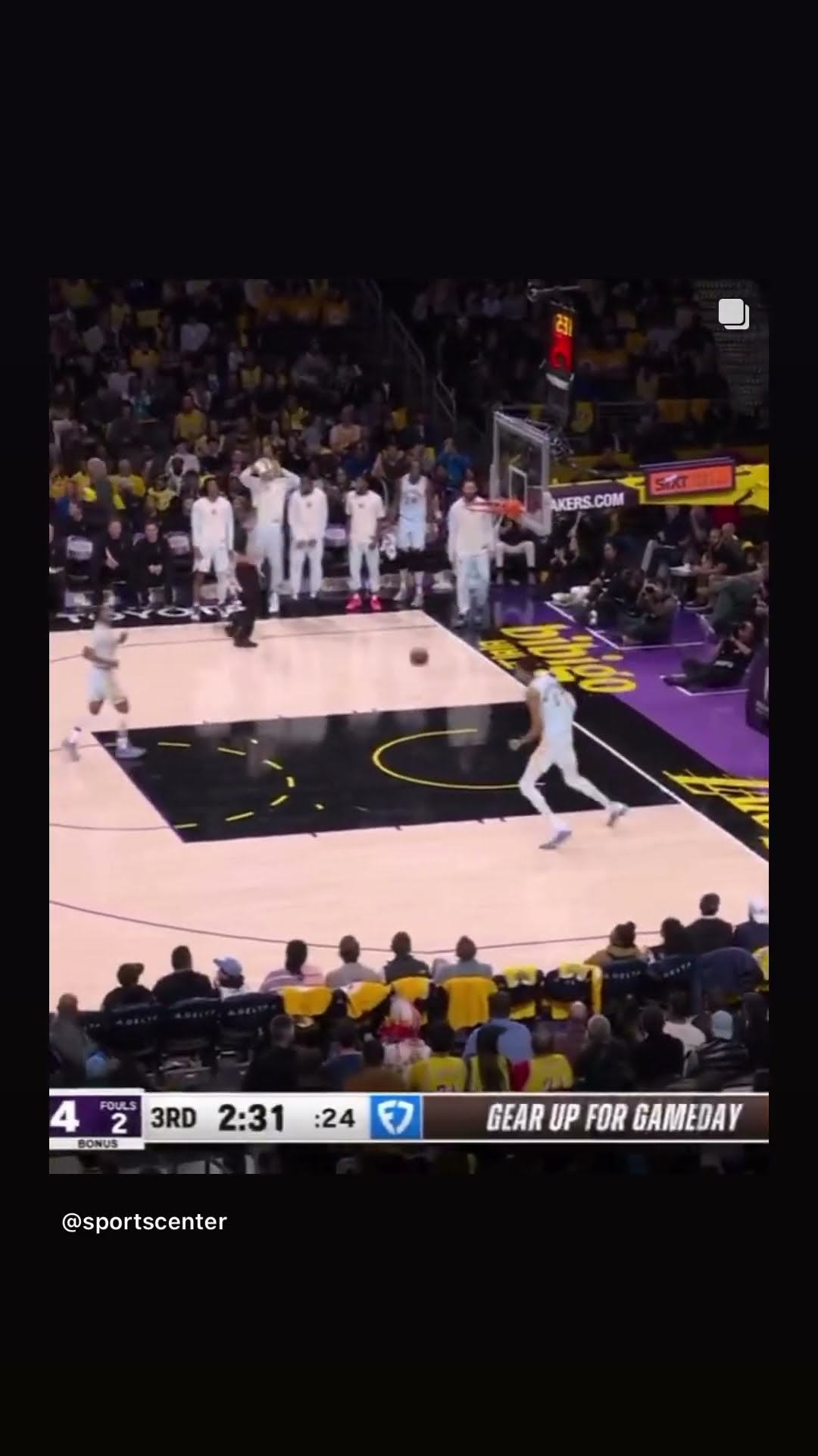 It’s a dunk contest #hoodnews #victorwembanyama #dunk #NBA #basketball #sports #windmill #omg #how