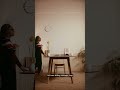 Bí quyết biến căn phòng TRỞ NÊN ĐẲNG CẤP chỉ với cách PHỐI HỢP ĐỒNG HỒ và SOFA đơn giản này!