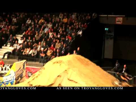 MASTERS OF DIRT 2009 HIGHLIGHTS by TROYAN GLOVES EOS 5D INCL SCOTT MURRAY DOUBLE BACKFLIP