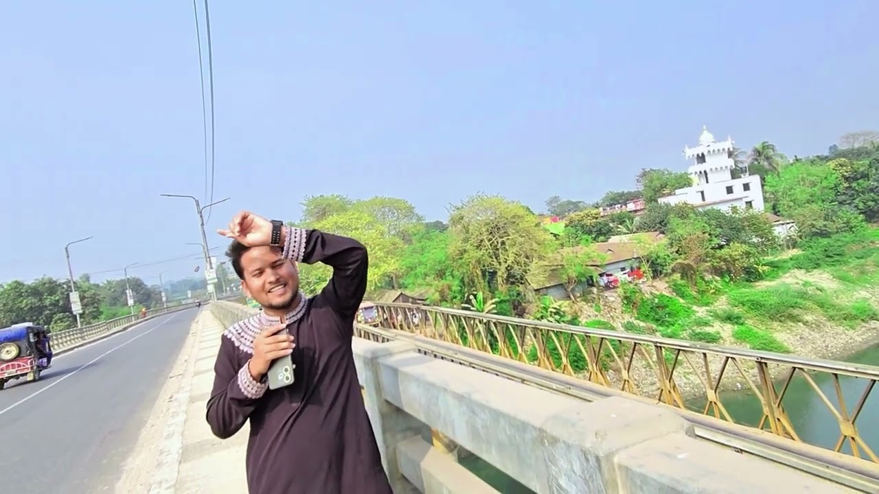 এটা হলো কালিয়াকৈর বাজার খুব সুন্দর একটা মসজিদ সবার কাছে ভিডিওটা তুলে ধরলাম কেমন লাগলো সবাই অবশ্যই 