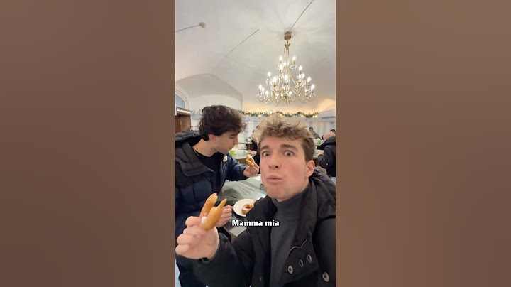 😳 Итальянцы пробуют ПЫШКИ в Петербурге