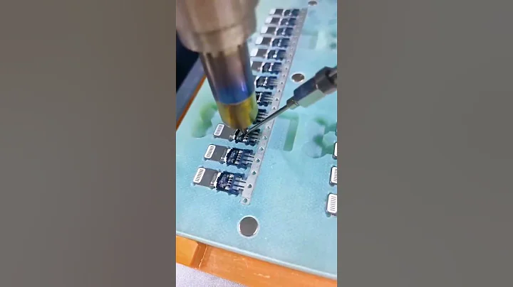 Soldering electronic technology 不請假老闆也知道自動焊錫機，蘋果頭焊插針自動 焊錫機 自 動 - 天天要聞