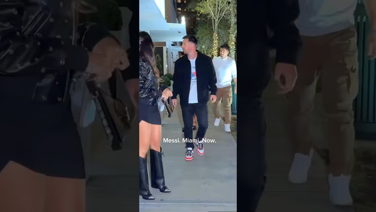 ⚽️Walking through Miami and suddenly… Messi. 