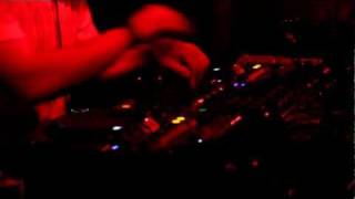 LaTourette @Showcase Paris playing "The "S" - Takedown (LaTourette Remix)"