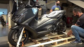 unboxing YAMAHA TMAX 560 anniversary edition 2021 - YouTube