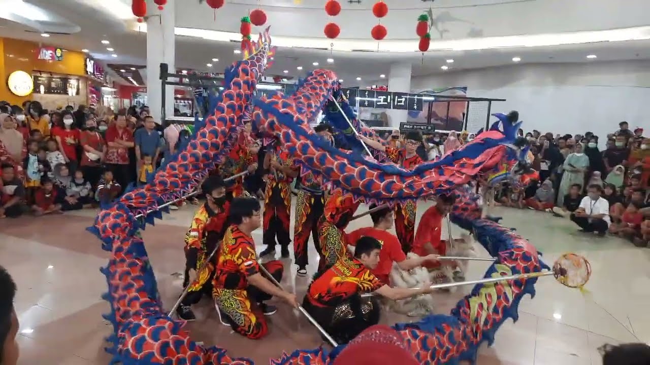 Atraksi Naga Liong Barongsai di Pasific Mall Tegal