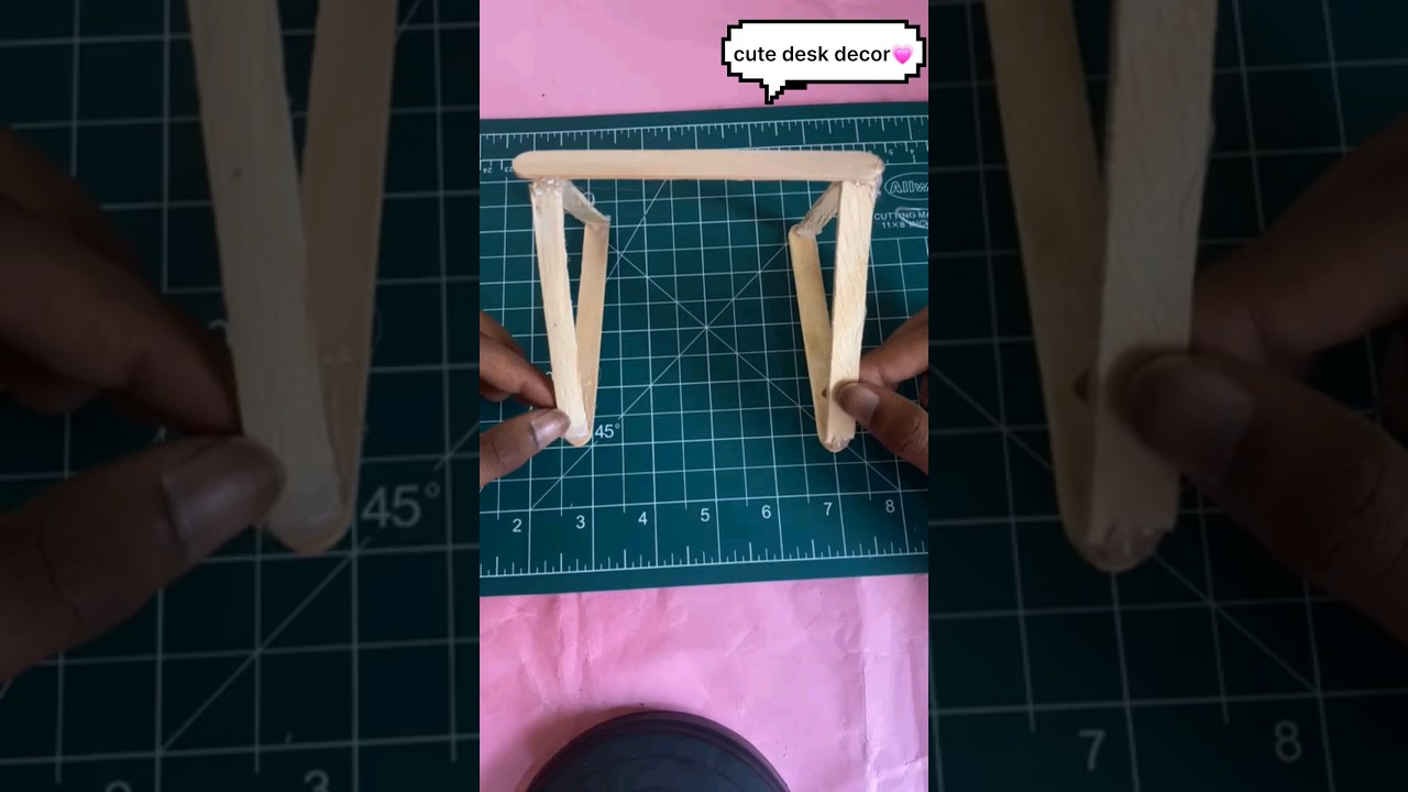 Cute desk decor 💗 |